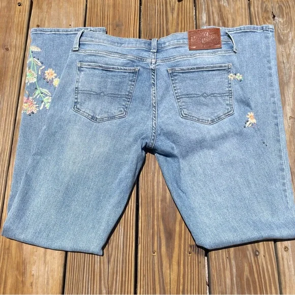 Lucky Brand Legend Sweet Mid Rise Straight Jeans- Host Pick! - Picture 3 of 11